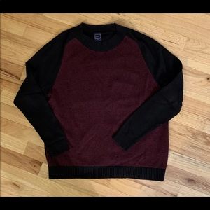 Gap sweater